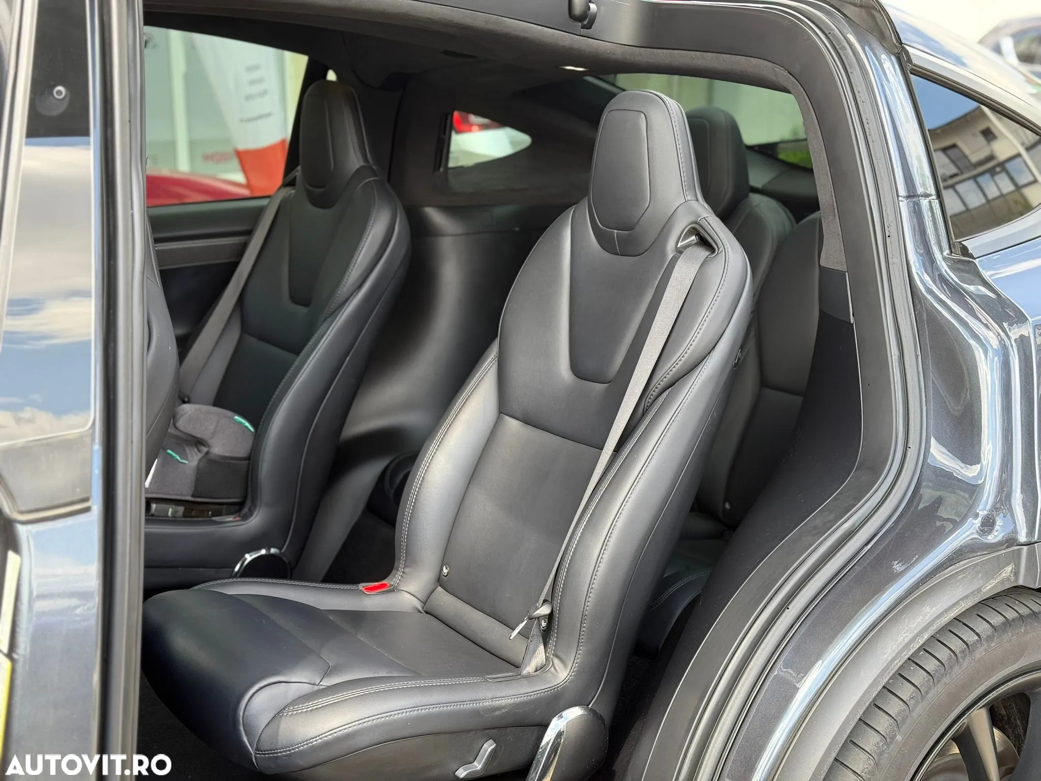 Tesla Model X - 6