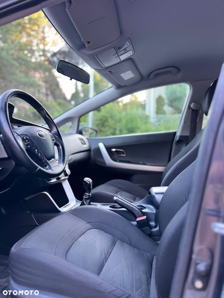 Kia Ceed 1.4 CVVT Dream Team Edition - 25