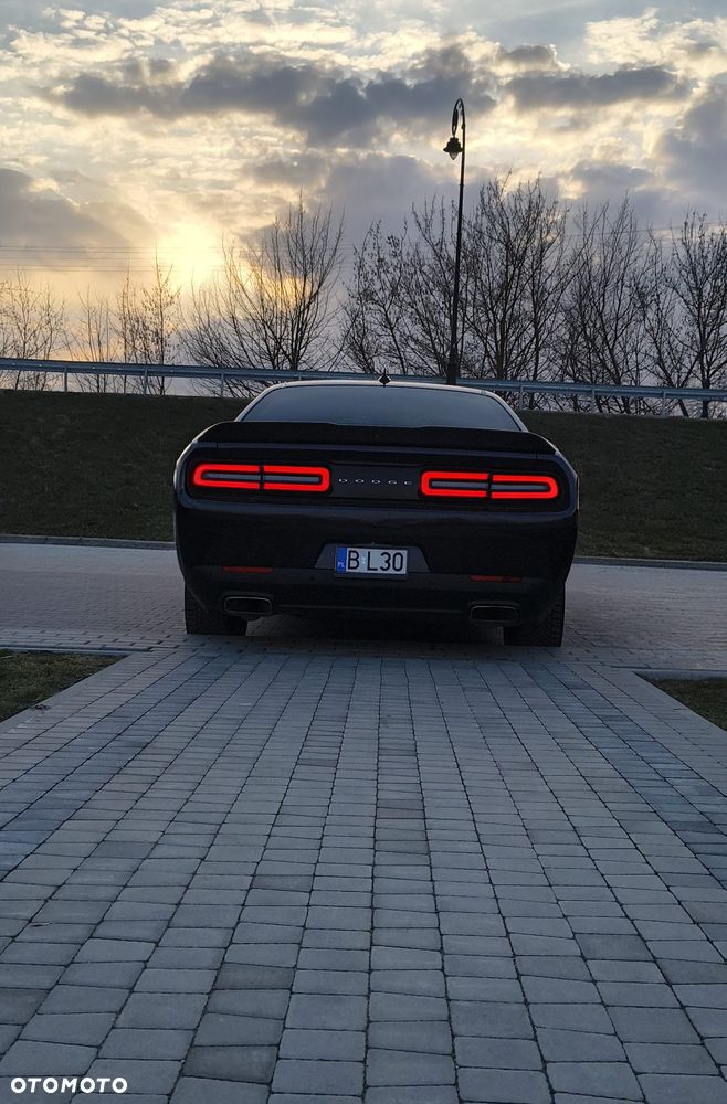 Dodge Challenger Automatik SXT Plus - 3