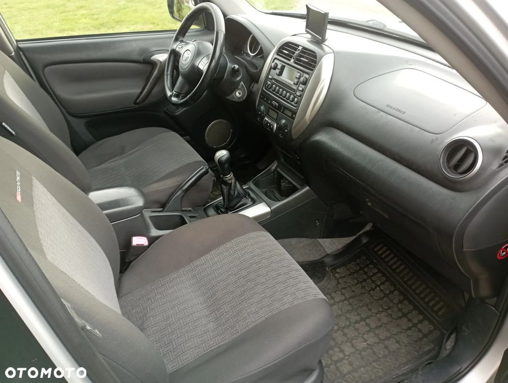 Toyota RAV4 2.0 D-4D Sol - 24