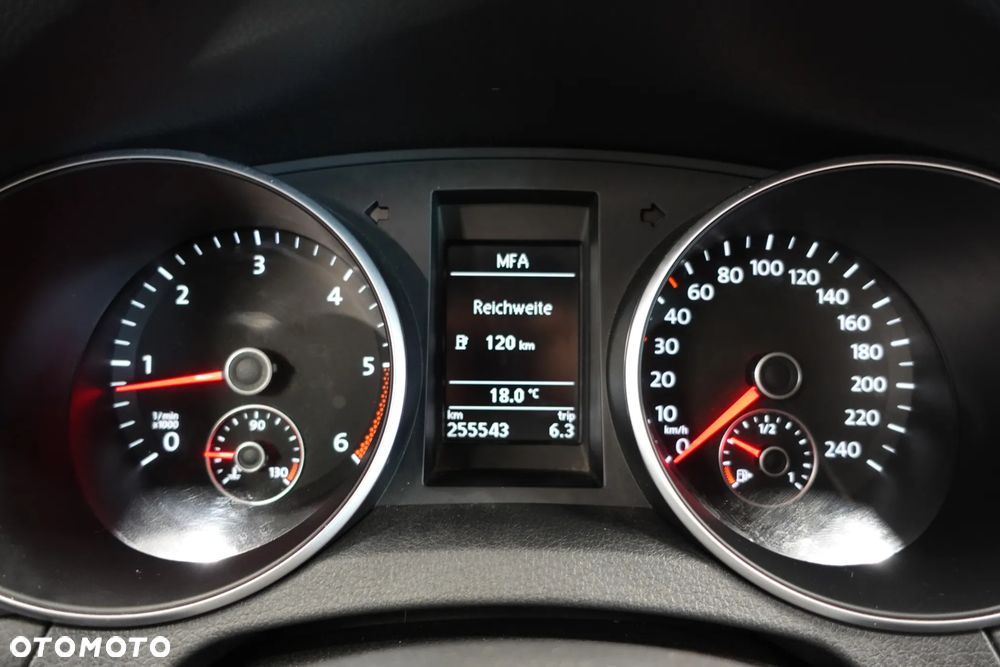 Volkswagen Golf 1.6 TDI DPF Comfortline - 38