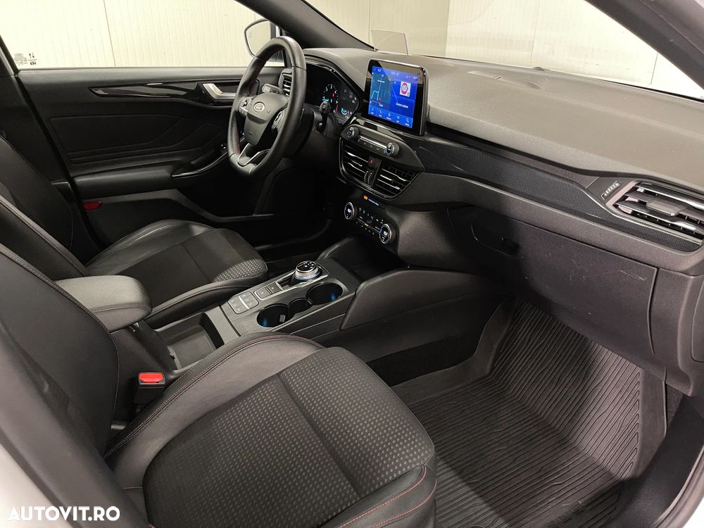 FORD Focus 2021 — imagine 11
