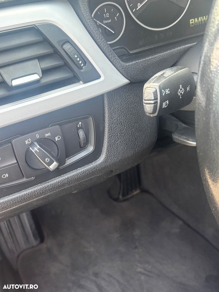 BMW Seria 3 320d Aut. - 12