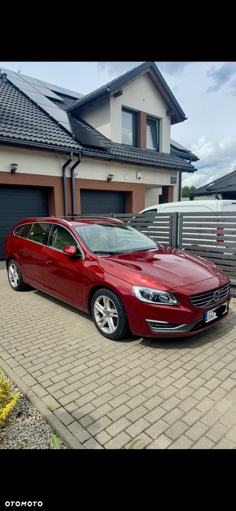 Volvo V60 T5 Momentum - 1