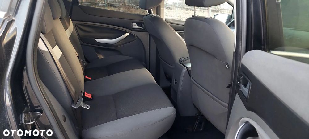Ford Kuga 2.0 TDCi 2x4 Trend - 33
