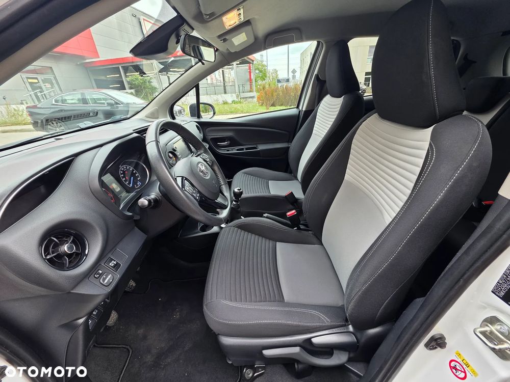 Toyota Yaris - 16