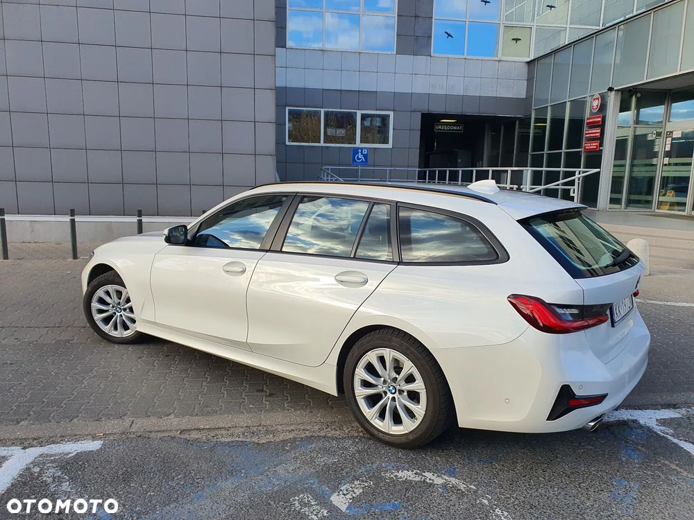 BMW Seria 3 318d - 5
