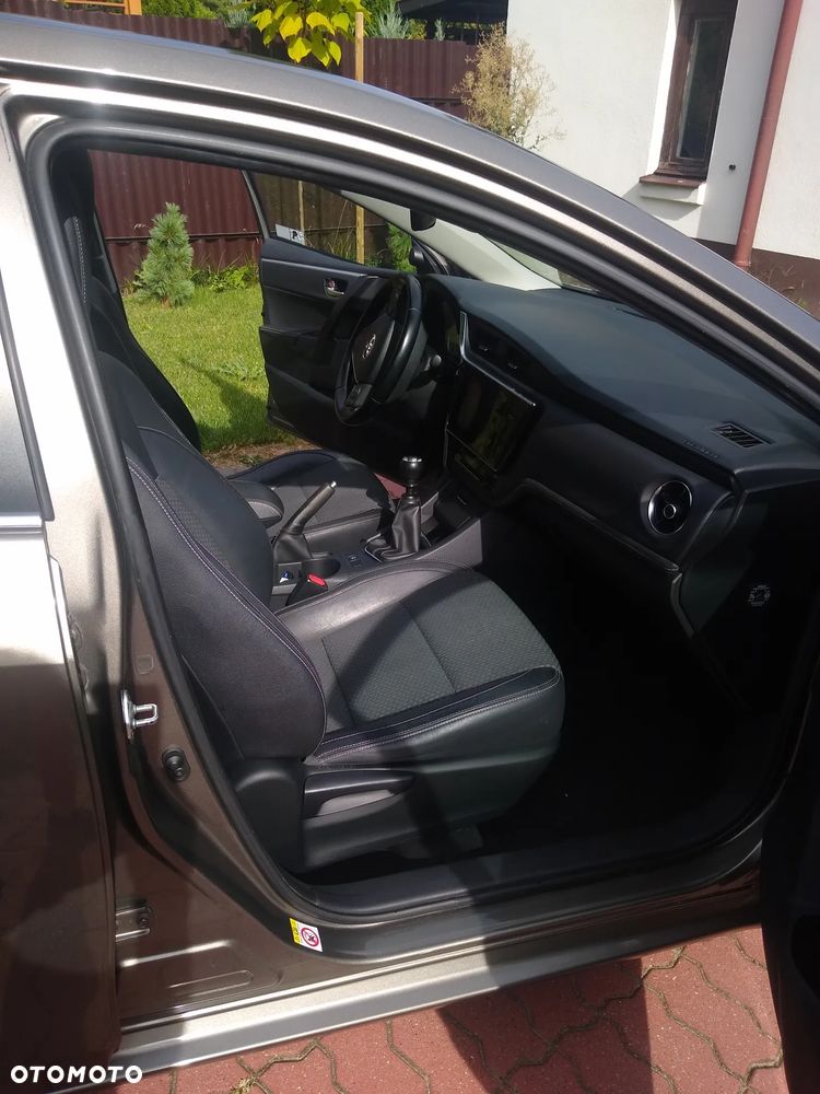 Toyota Corolla 1.6 Prestige EU6 - 10