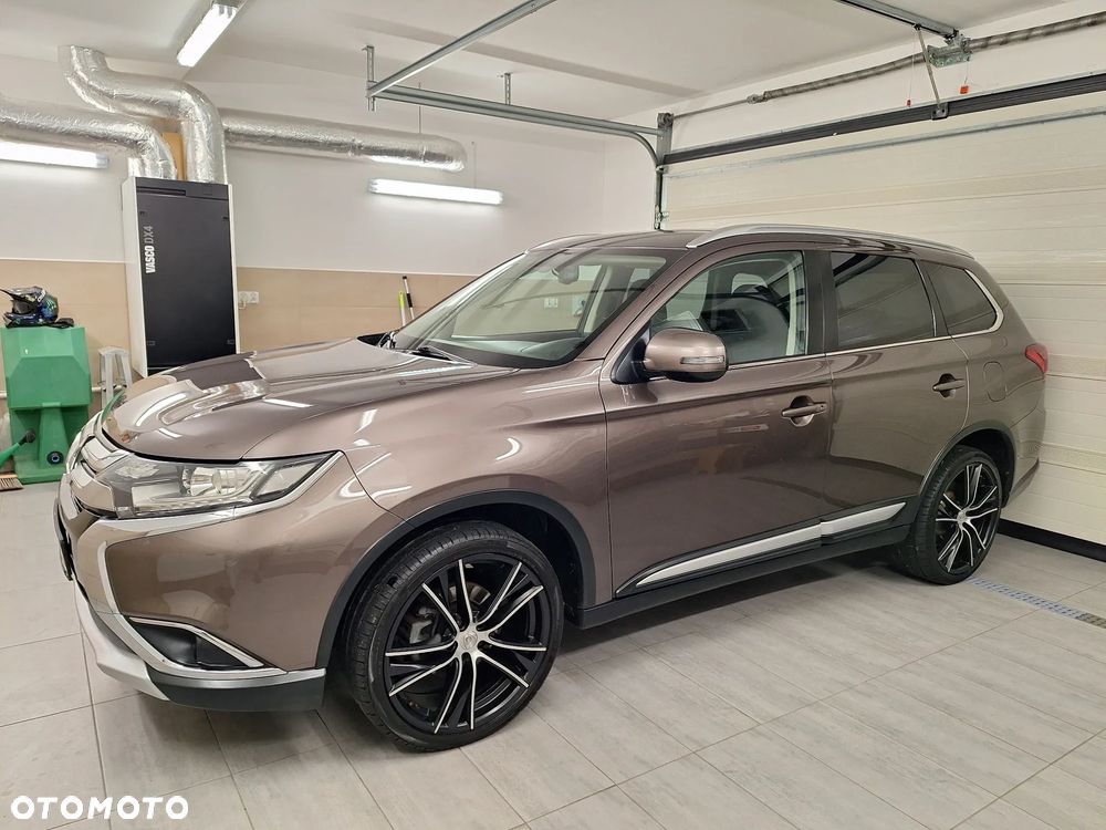 Mitsubishi Outlander 2.0 2WD Diamant Edition - 5