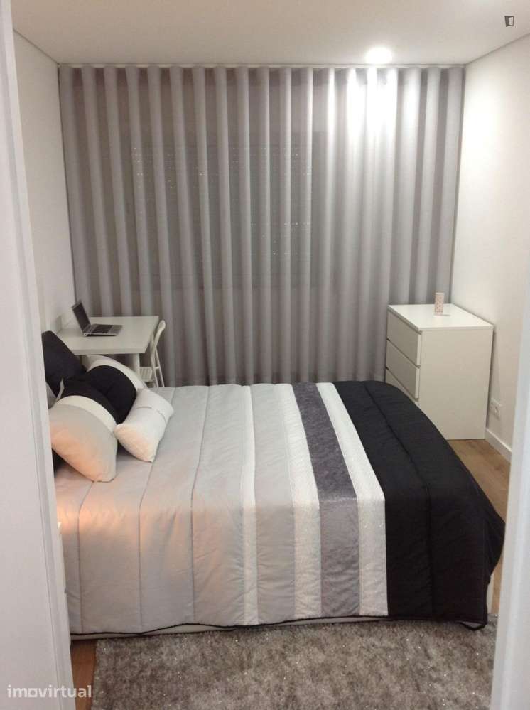 Quarto - localizado em Sé de Braga e São Lázaro Braga - Grande imagem: 2/11