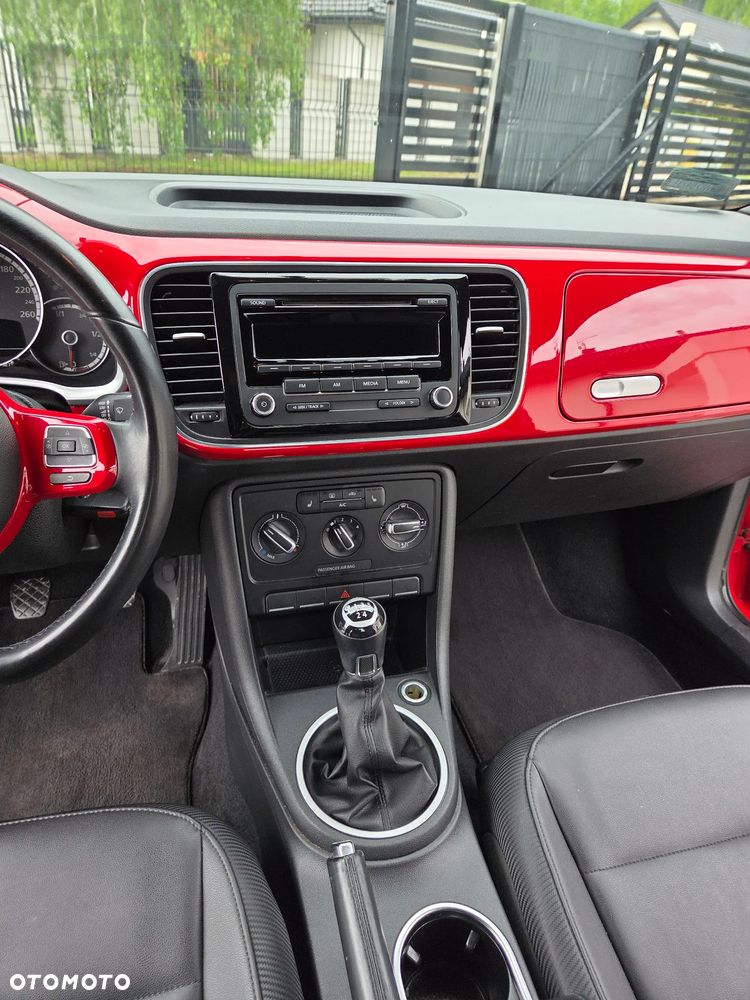 Volkswagen New Beetle - 32