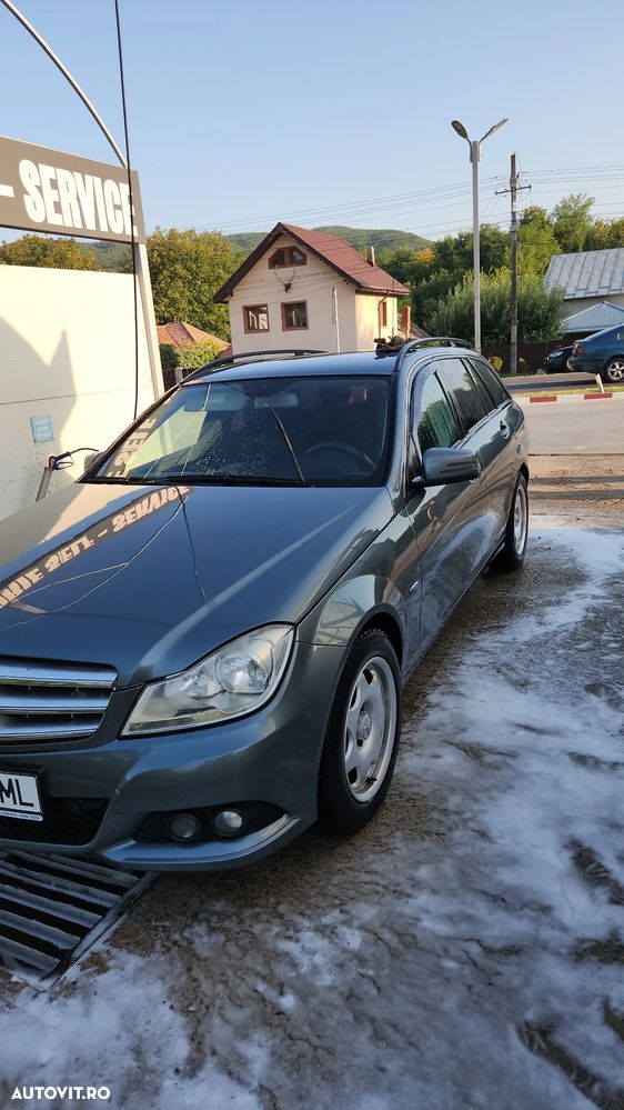 Mercedes-Benz C - 9