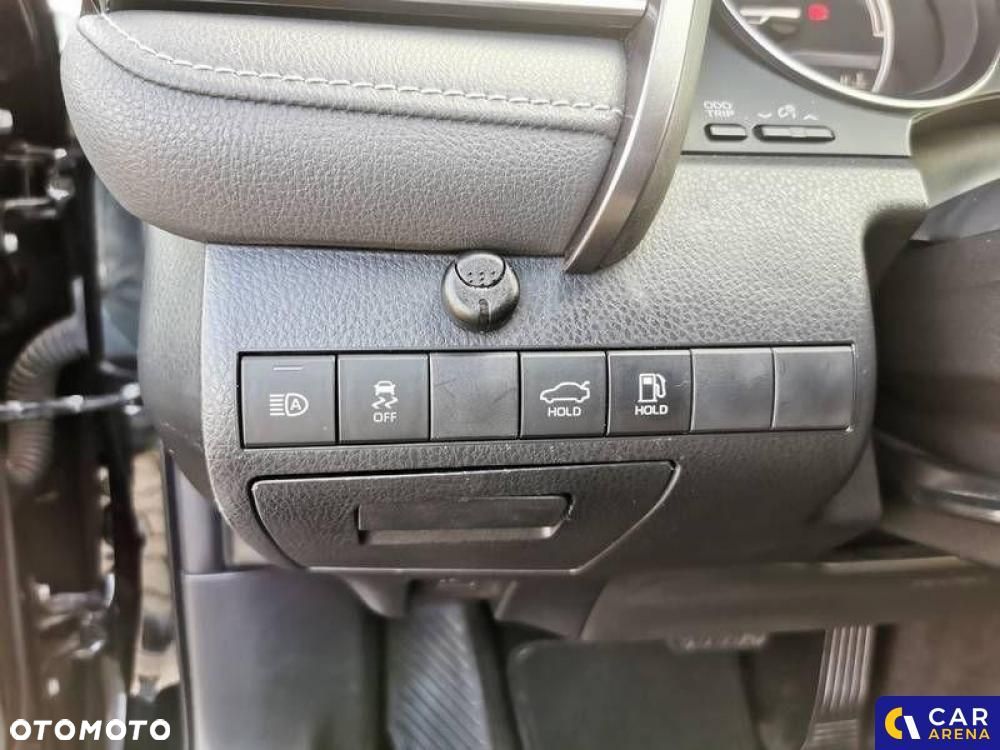 Toyota Camry - 33