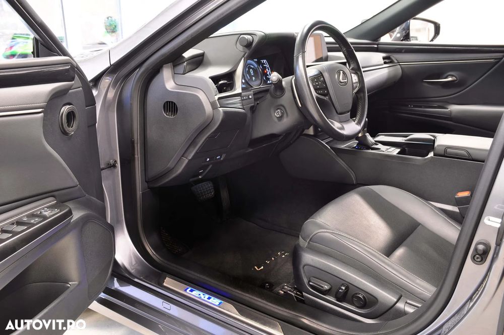 Lexus Seria ES 300h Executive - 8