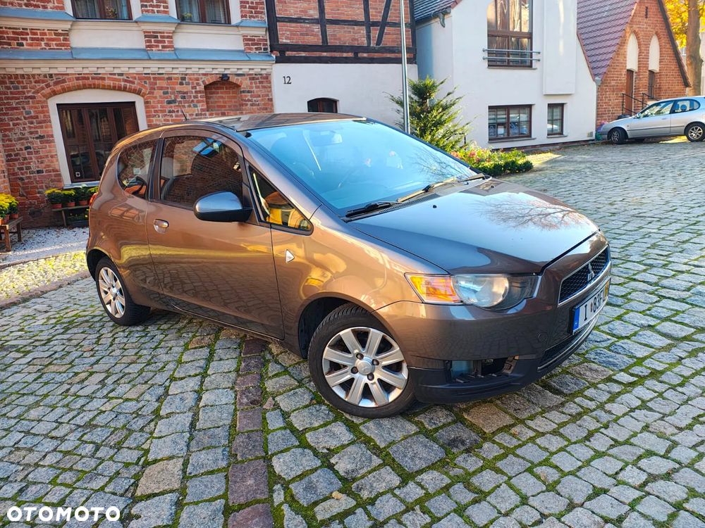 Mitsubishi Colt - 3