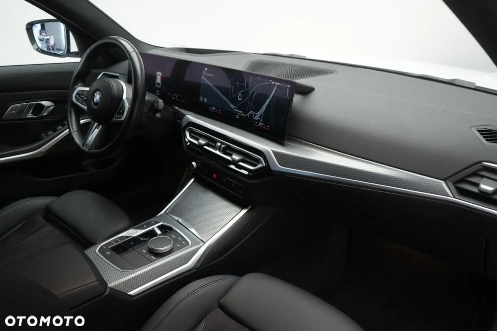 BMW Seria 3 330i xDrive M Sport - 8