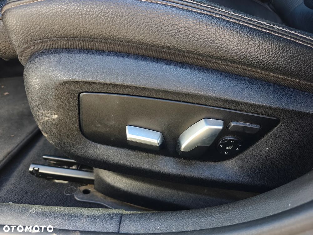 BMW Seria 5 520d xDrive Sport Line - 4