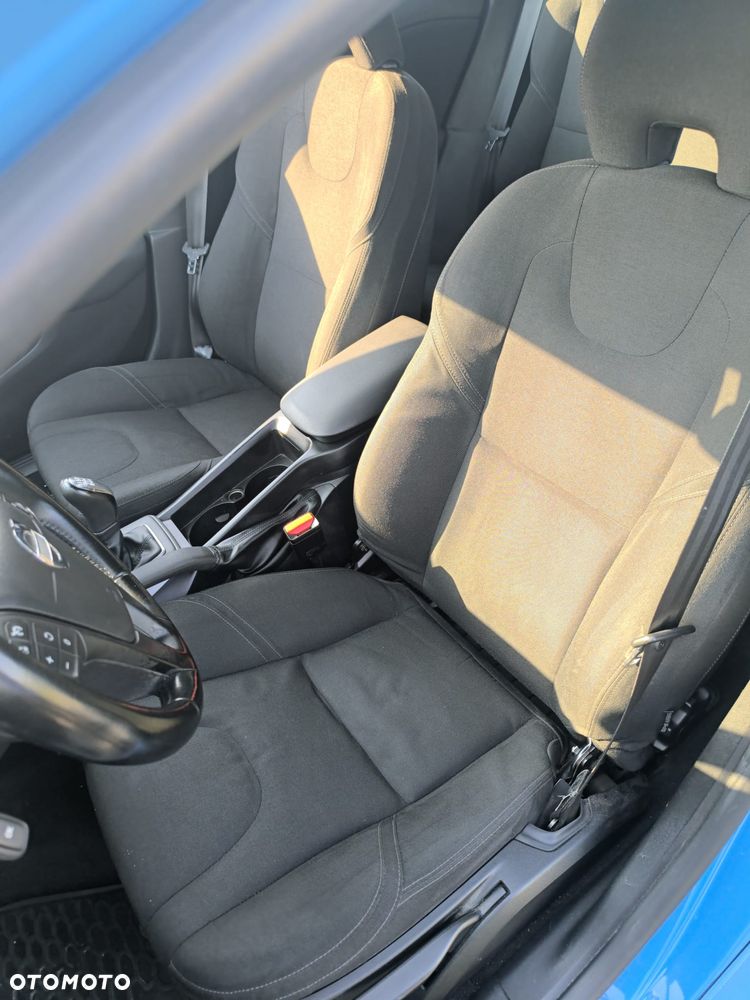 Volvo V40 D2 Kinetic - 19