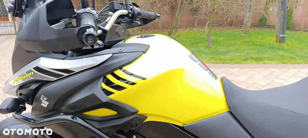 Suzuki V-STROM - 35