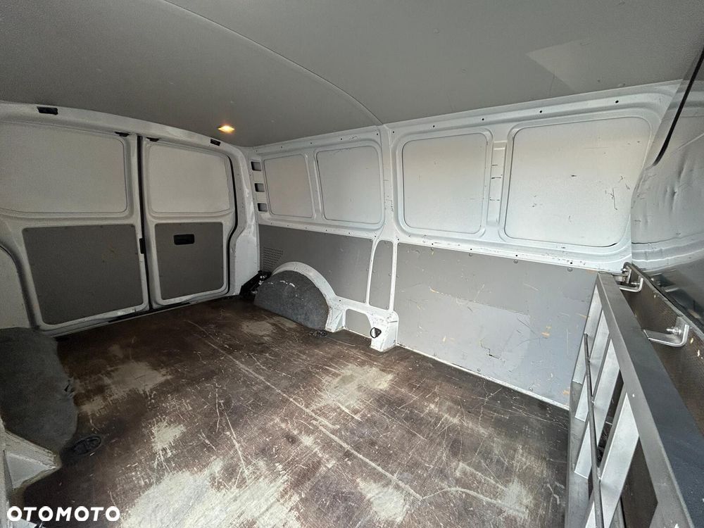 Volkswagen Transporter T6 TDI L2H1 - 15