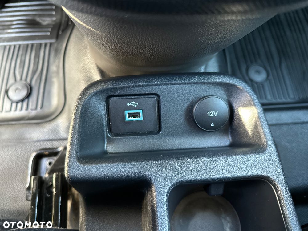 Ford Transit Connect - 22