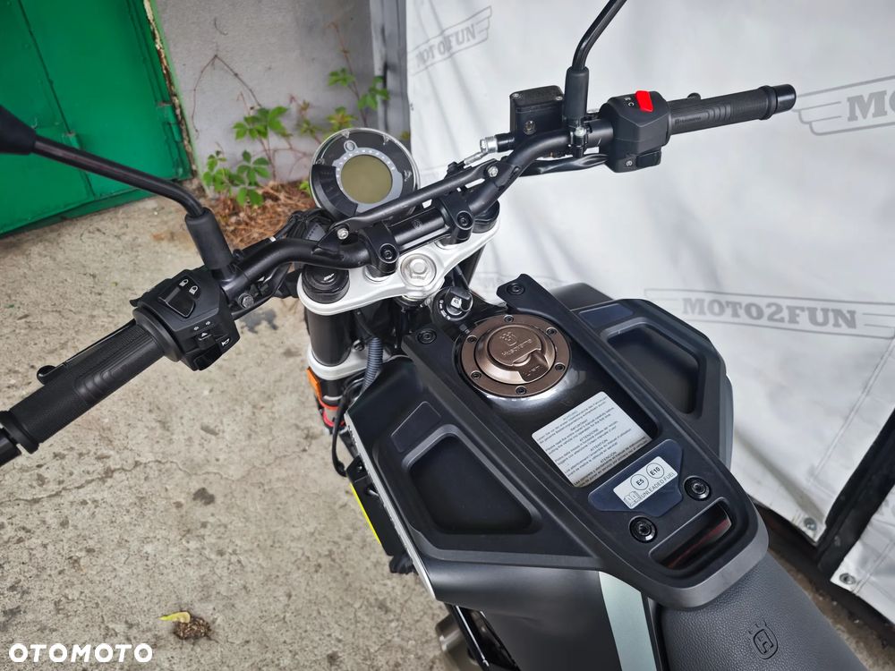 Husqvarna Svartpilen - 14
