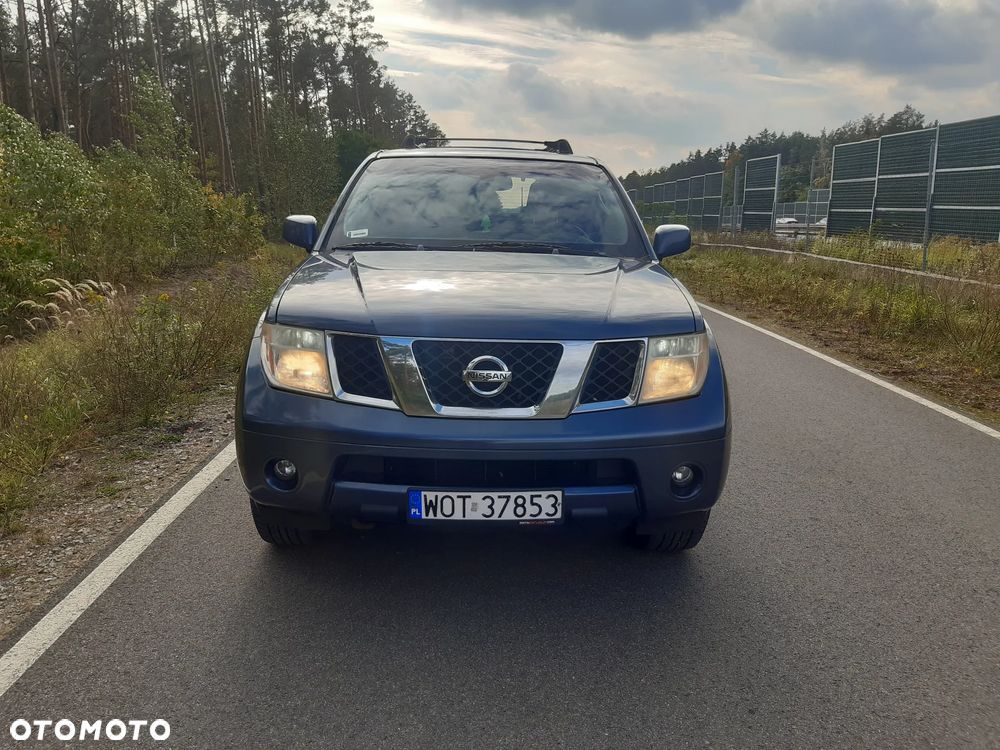 Nissan Pathfinder 4.0 V6 LE - 16