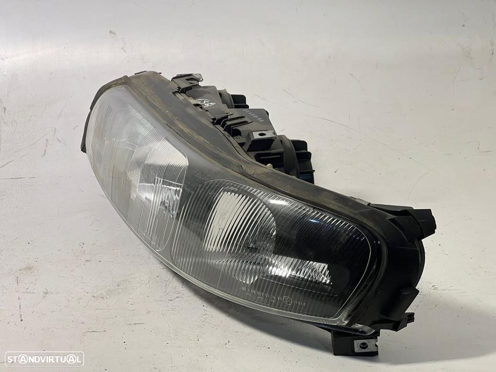 Farol Esq VOLVO V70 II (285) REF. 087731114L - 2