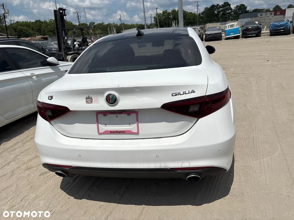 Alfa Romeo Giulia - 6