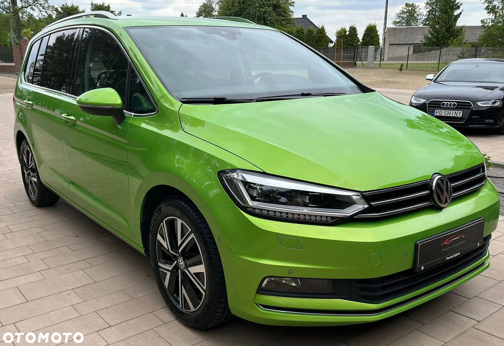 Volkswagen Touran - 1