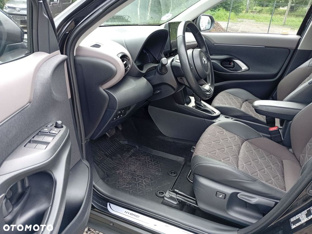 Toyota Yaris Cross - 18