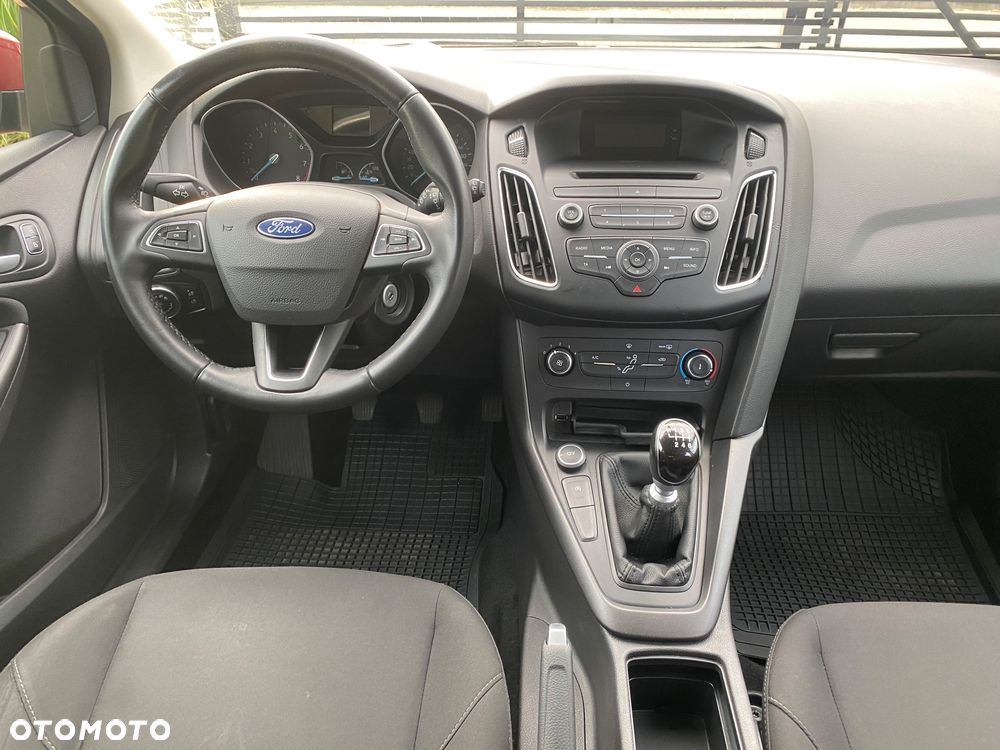 Ford Focus 1.0 EcoBoost Trend - 10