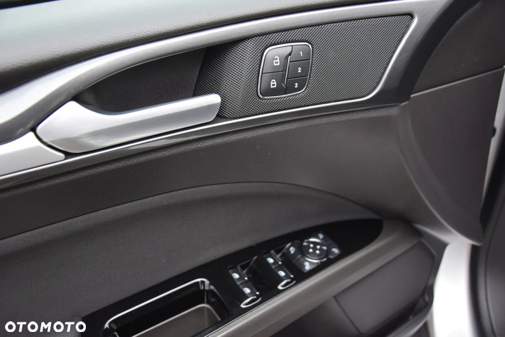 Ford Mondeo - 25