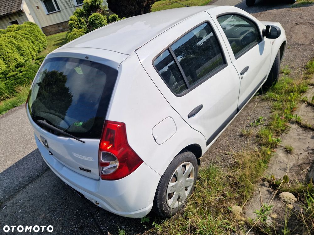 Dacia Sandero - 5