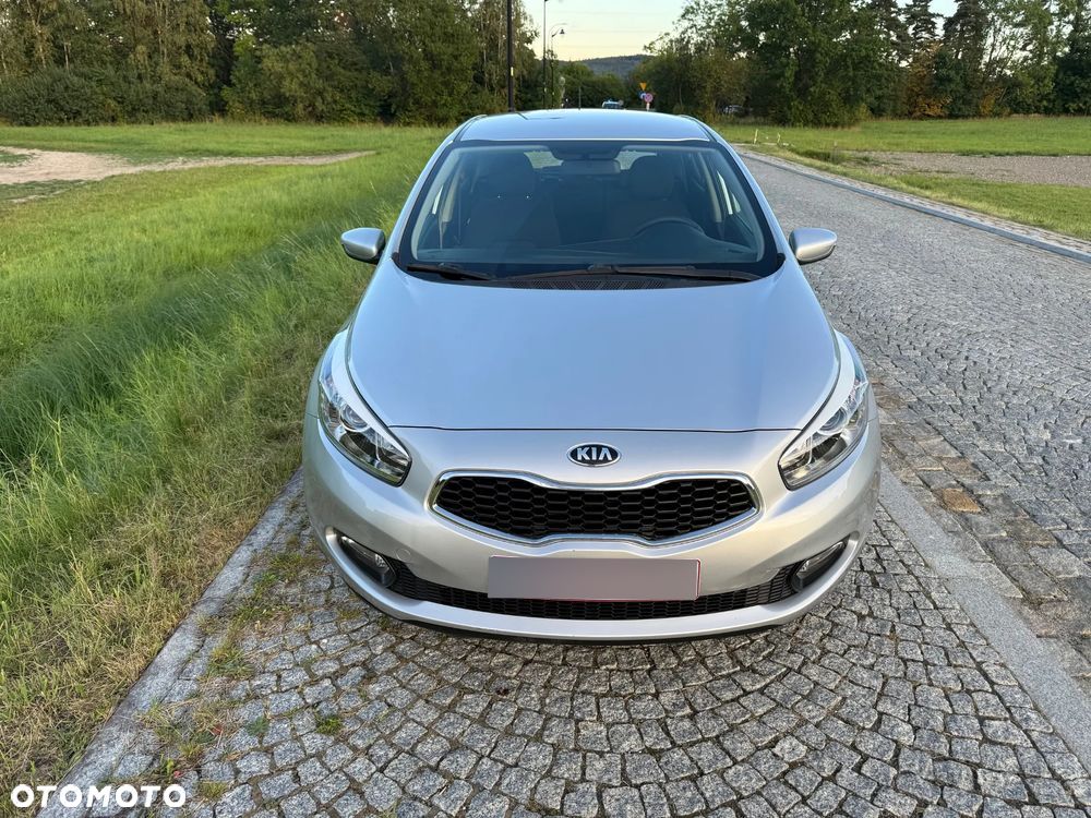 Kia Ceed - 4