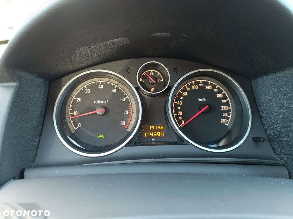 Opel Astra GTC 1.6 - 14