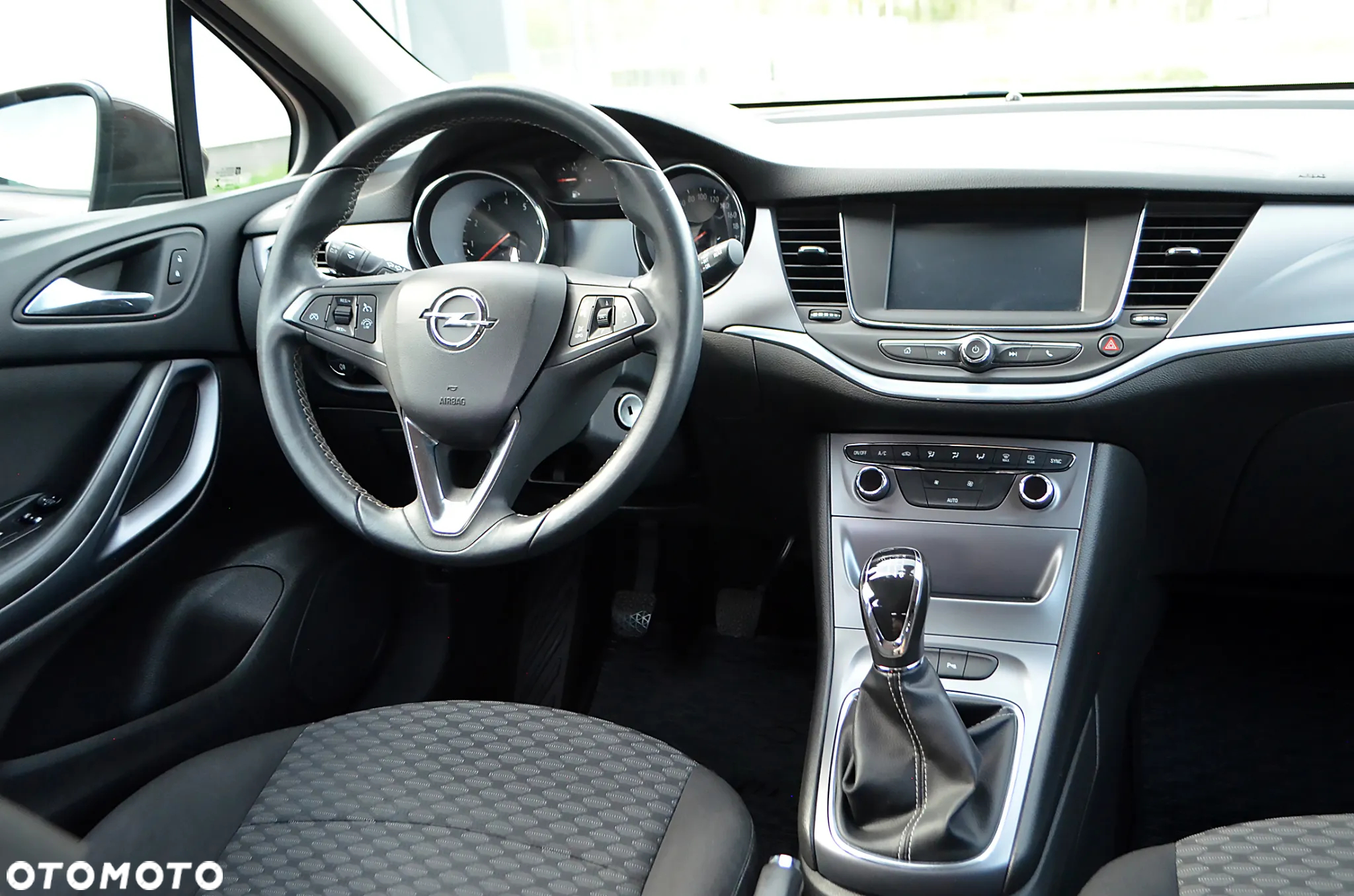 Opel Astra V 1.4 T Dynamic - 18