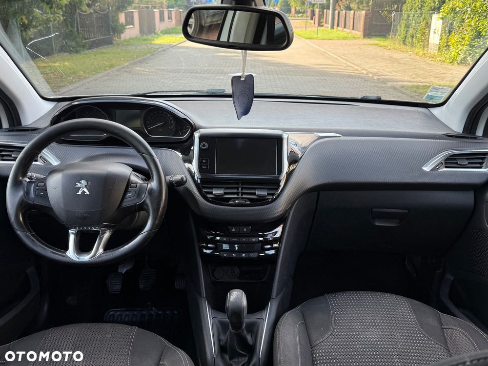 Peugeot 208 1.6 BlueHDi Allure S&S - 18