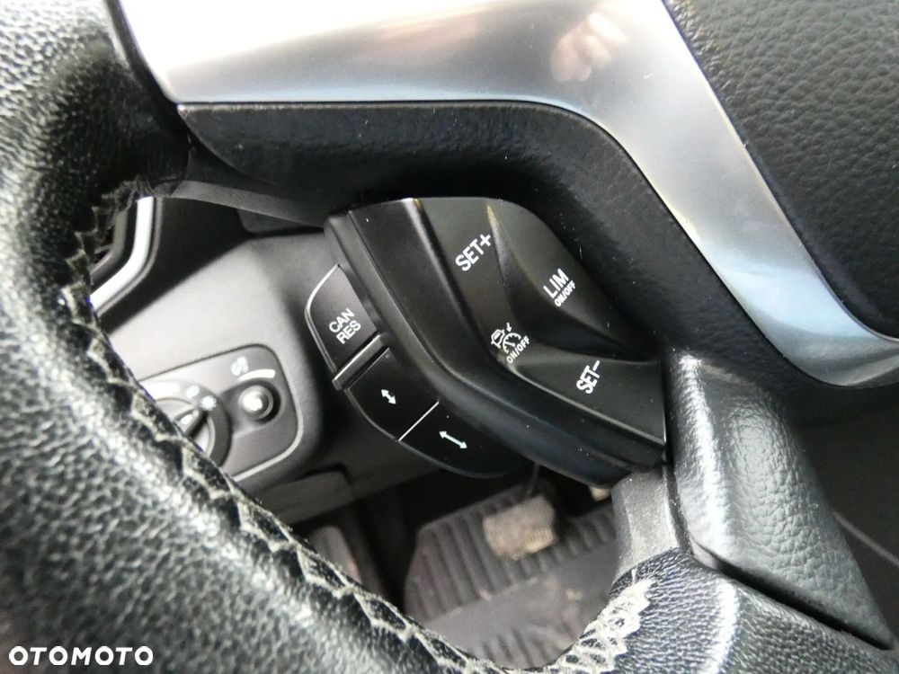 Ford Kuga 2.0 TDCi Individual MPS6 - 17