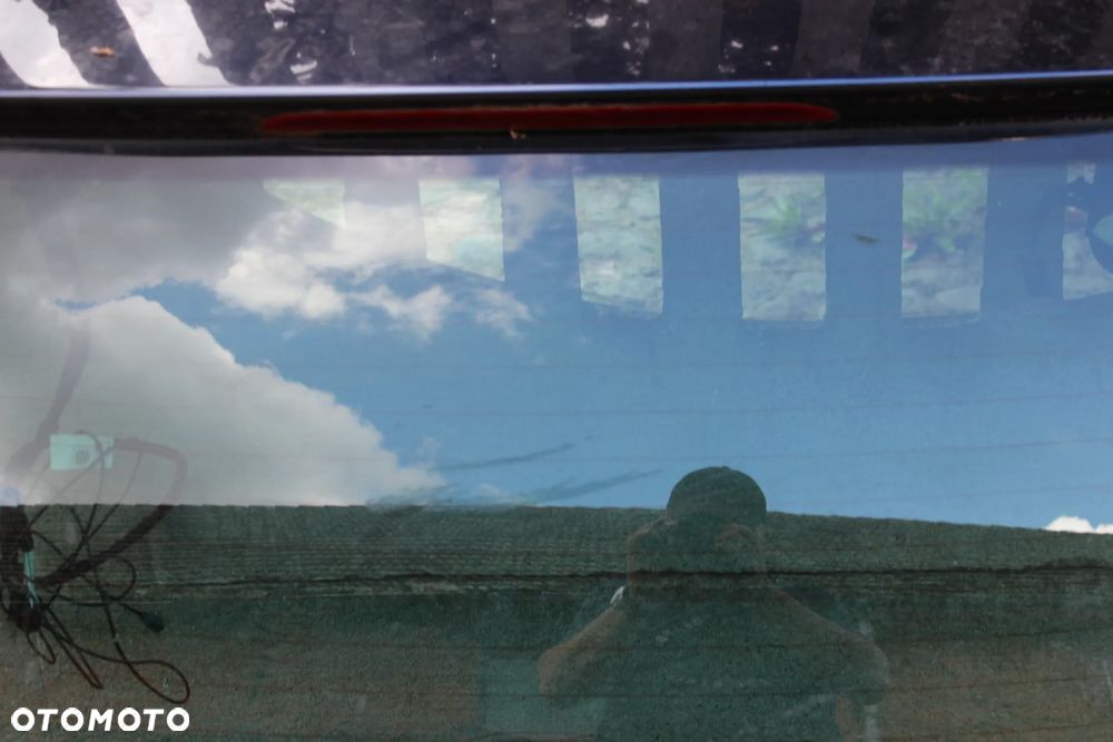 SZYBA TYLNEJ KLAPY VW PASSAT B7 KOMBI 2010 - 4
