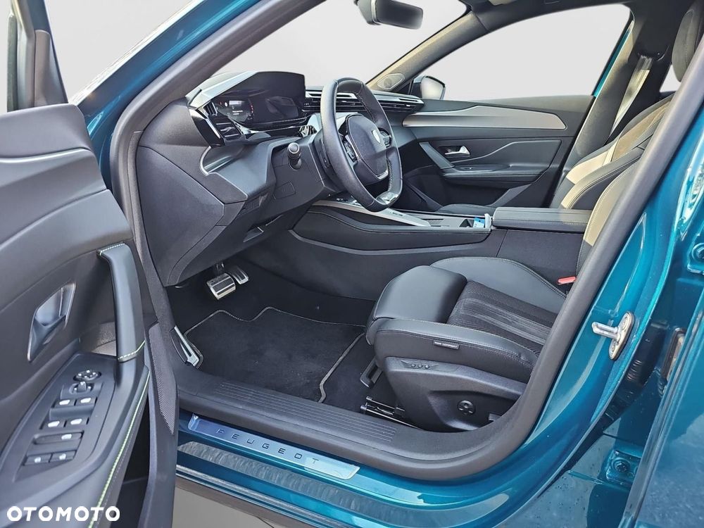 Peugeot 408 - 12