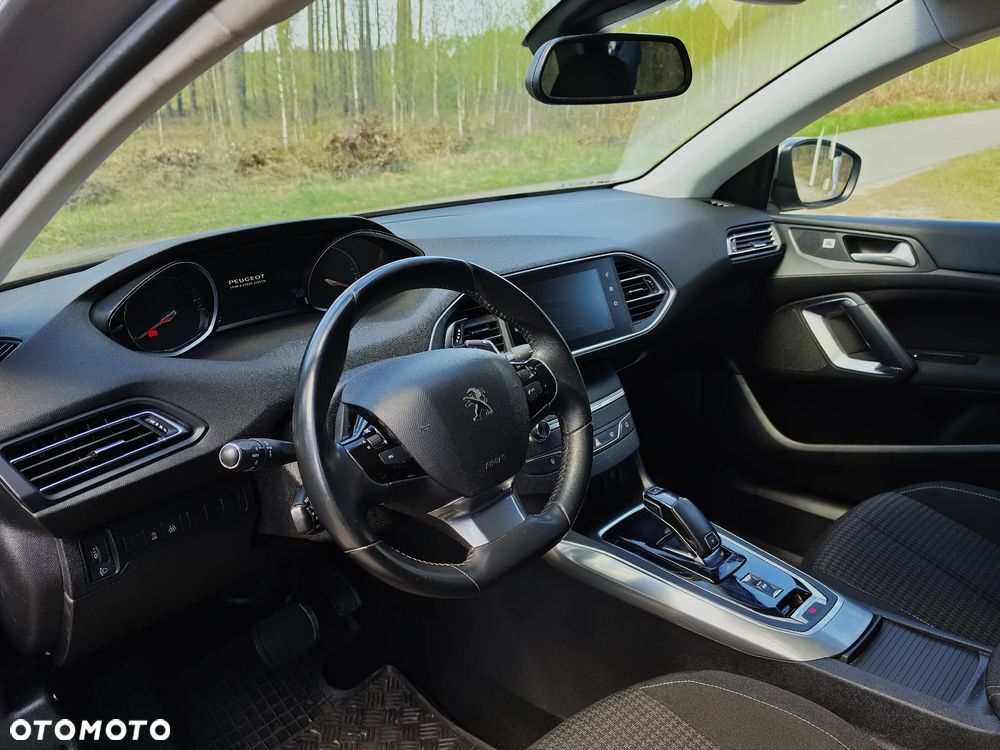 Peugeot 308 BlueHDi 130 EAT8 Stop & Start Allure Pack - 13