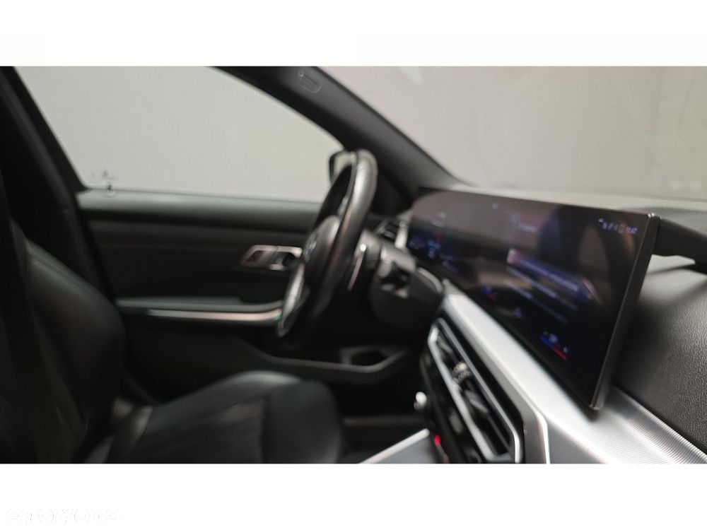 BMW Seria 3 320d xDrive mHEV M Sport - 26