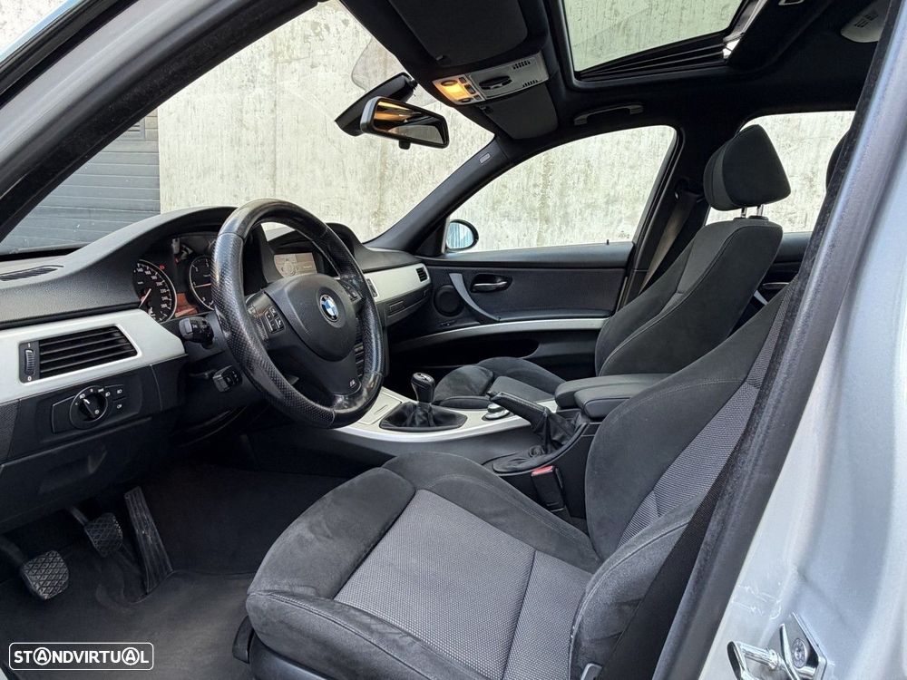 BMW 320 d Sport - 13