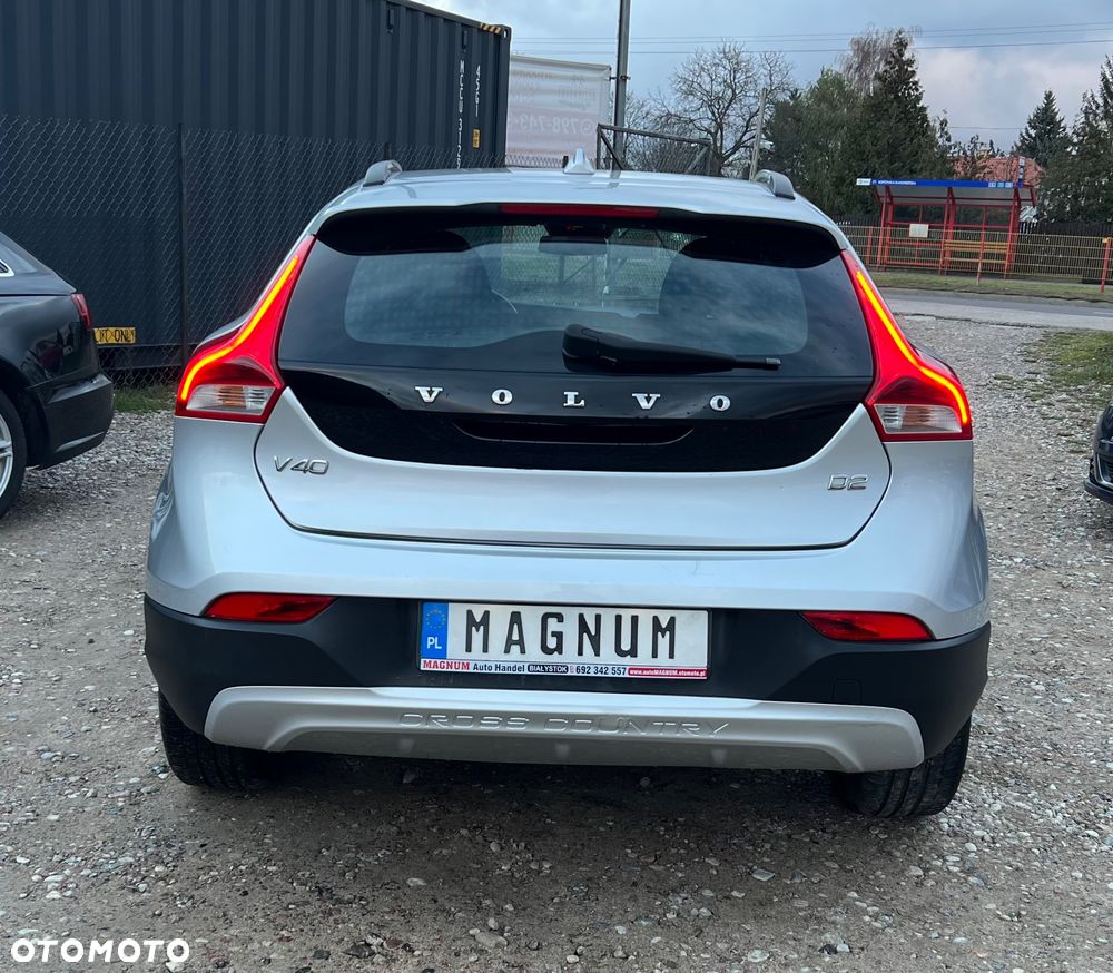Volvo V40 Cross Country D2 Momentum - 32