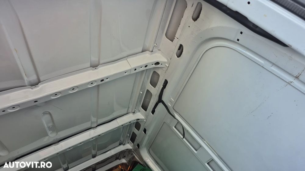 Mercedes-Benz Sprinter - 11