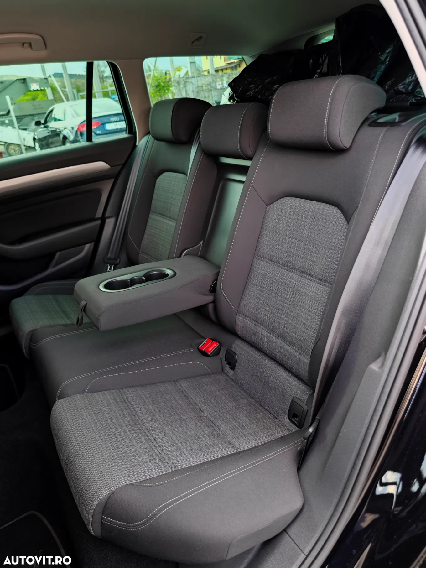 Volkswagen Passat Variant 2.0 TDI DSG Business - 14