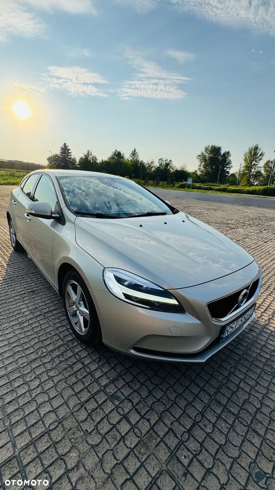 Volvo V40 D2 Geartronic Momentum - 1