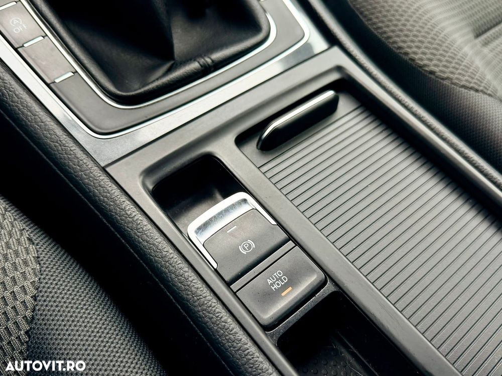 Volkswagen Golf 1.6 TDI Comfortline - 29