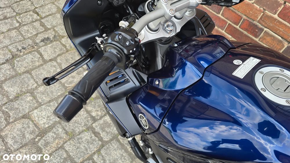 Yamaha FZ - 15